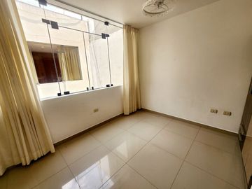¡Alquiler de departamento en Santa Patricia – Espacioso y funcional!