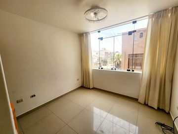 ¡Alquiler de departamento en Santa Patricia – Espacioso y funcional!