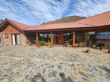 ESPECTACULAR CASA EN PIRQUE, OPORTUNIDAD