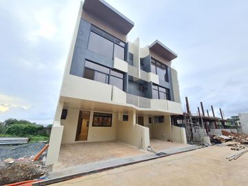 3 storey house and lot for sale townhouse in antipolo city near waltermart and unciano hospital medical center