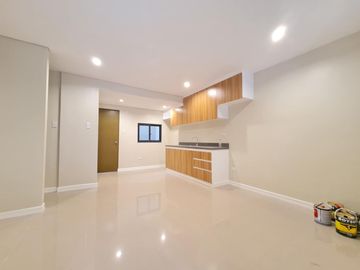 3 storey house and lot for sale townhouse in antipolo city near waltermart and unciano hospital medical center