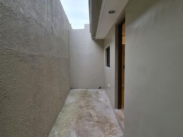 3 storey house and lot for sale townhouse in antipolo city near waltermart and unciano hospital medical center