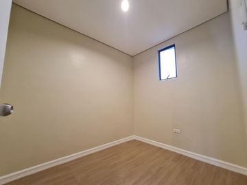 3 storey house and lot for sale townhouse in antipolo city near waltermart and unciano hospital medical center