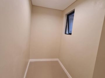 3 storey house and lot for sale townhouse in antipolo city near waltermart and unciano hospital medical center