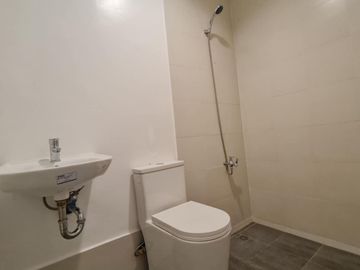 3 storey house and lot for sale townhouse in antipolo city near waltermart and unciano hospital medical center