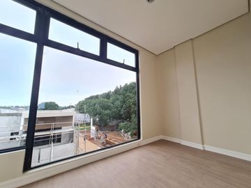 3 storey house and lot for sale townhouse in antipolo city near waltermart and unciano hospital medical center