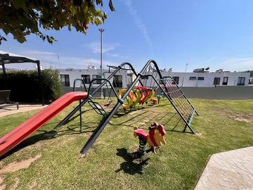 CASAEN ALTARERRA II CON EXCEDENTE DE TERRENO Y ESQUINA