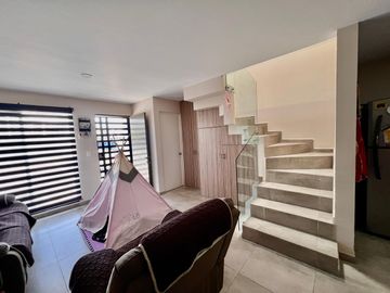 CASAEN ALTARERRA II CON EXCEDENTE DE TERRENO Y ESQUINA