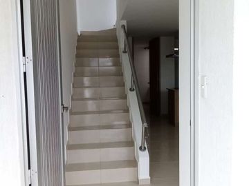 CASA EN CONJUNTO CERRADO DOSUQBERDAS EN VENTA