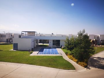 CASA EN RENTA O VENTA EN LA CANTERA