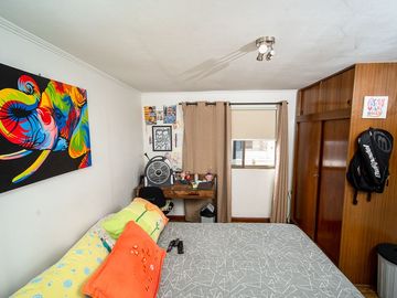 SE VENDE CASA EN CALLE 21 DE MAYO.