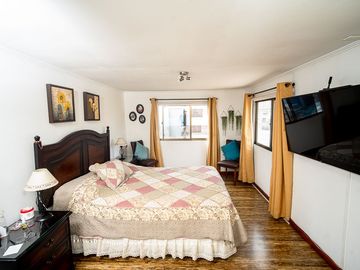 SE VENDE CASA EN CALLE 21 DE MAYO.