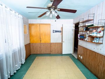 SE VENDE CASA EN CALLE 21 DE MAYO.