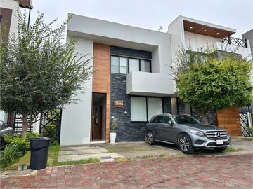Casa de Lujo en Renta Bosques Vallarta, Coto Amate, 3 Rec. 3.5 Baños, Casa Club