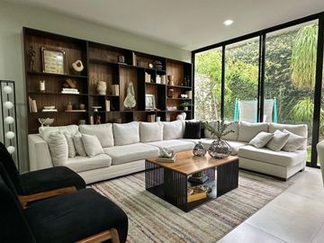 Casa de Lujo en Renta Bosques Vallarta, Coto Amate, 3 Rec. 3.5 Baños, Casa Club