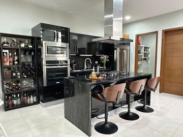 Casa de Lujo en Renta Bosques Vallarta, Coto Amate, 3 Rec. 3.5 Baños, Casa Club