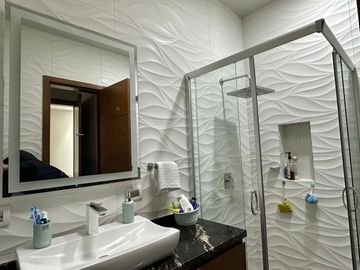 Casa de Lujo en Renta Bosques Vallarta, Coto Amate, 3 Rec. 3.5 Baños, Casa Club