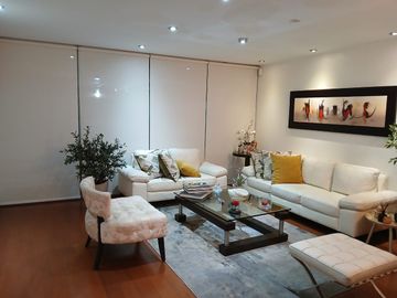 Vendo hermoso y bien cuidado departamento en el 1er piso de un moderno edificio en Vazlle Hermoso