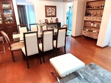 Vendo hermoso y bien cuidado departamento en el 1er piso de un moderno edificio en Vazlle Hermoso