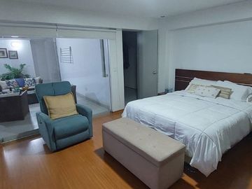 Vendo hermoso y bien cuidado departamento en el 1er piso de un moderno edificio en Vazlle Hermoso