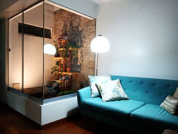 Vendo hermoso y bien cuidado departamento en el 1er piso de un moderno edificio en Vazlle Hermoso