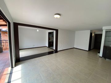Venta Casa 5 Habitaciones en Condominio - Ciudad Jardín, Sur de Cali