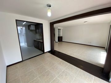 Venta Casa 5 Habitaciones en Condominio - Ciudad Jardín, Sur de Cali