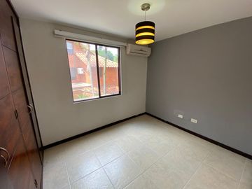 Venta Casa 5 Habitaciones en Condominio - Ciudad Jardín, Sur de Cali