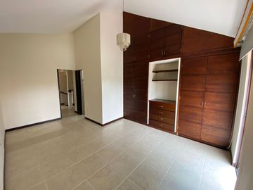 Venta Casa 5 Habitaciones en Condominio - Ciudad Jardín, Sur de Cali