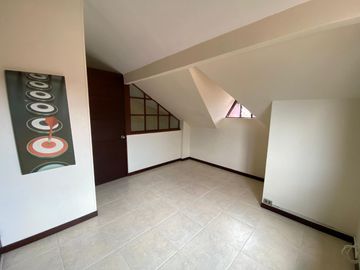 Venta Casa 5 Habitaciones en Condominio - Ciudad Jardín, Sur de Cali