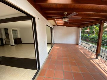 Venta Casa 5 Habitaciones en Condominio - Ciudad Jardín, Sur de Cali