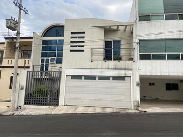 CASA EN VENTA HACIENDA SAN JERÓNIMO