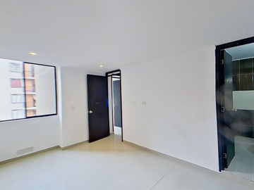 SE VENDE APARTAMENTO EN MADRID CON PAQUEADERO PRIVADO