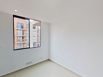SE VENDE APARTAMENTO EN MADRID CON PAQUEADERO PRIVADO