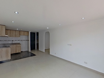 SE VENDE APARTAMENTO EN MADRID CON PAQUEADERO PRIVADO