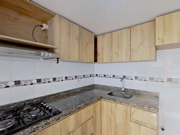 SE VENDE APARTAMENTO EN MADRID CON PAQUEADERO PRIVADO