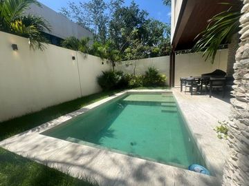 Casa en venta en Residencial Valenia Playa del Carmen