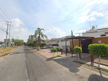 Casa en Venta; REMATE BANCARIO !!; C. Isla Mexicana, Parques Colón, Jalisco
