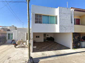 Casa en Venta; REMATE BANCARIO !!; C. Mar del Norte, Valle del Country, Tepic, Nayarit