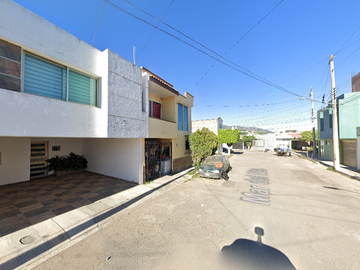 Casa en Venta; REMATE BANCARIO !!; C. Mar del Norte, Valle del Country, Tepic, Nayarit