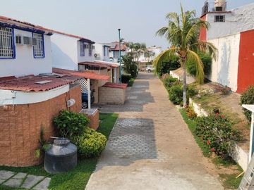 CASA EN VENTA. FRACC. JOYAS DIAMANTE - ACAPULCO, GRO.