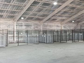 Venta de Bodega de gran capacidad de almacenamiento en Talcahuano.