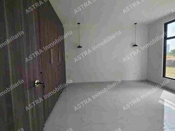 SE VENDE CASA EN FRACCIONAMIENTO EN Super Axex, Boulevard de Los Reyes, Pueblo de San Bernardino Tlaxcalancingo, San Andrés Cholula, Puebla, 72820, ME