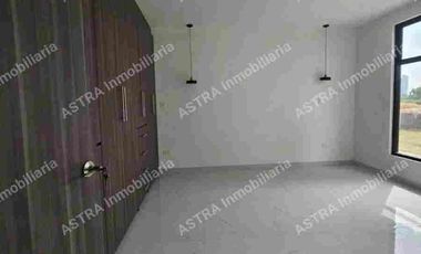 SE VENDE CASA EN FRACCIONAMIENTO EN Super Axex, Boulevard de Los Reyes, Pueblo de San Bernardino Tlaxcalancingo, San Andrés Cholula, Puebla, 72820, ME