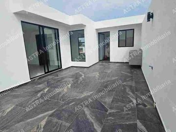 SE VENDE CASA EN FRACCIONAMIENTO EN Super Axex, Boulevard de Los Reyes, Pueblo de San Bernardino Tlaxcalancingo, San Andrés Cholula, Puebla, 72820, ME
