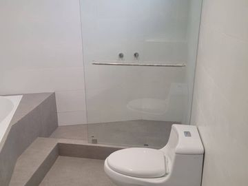 VENTA DE DEPARTAMENTO EN CASUARINAS SUR EN SURCO