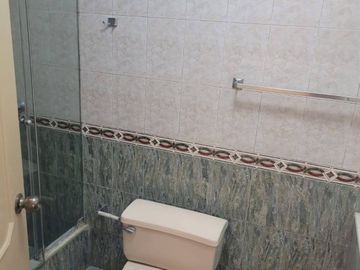 VENTA DE DEPARTAMENTO EN CASUARINAS SUR EN SURCO
