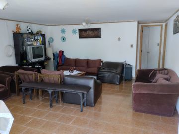 Casa Solida Al Interior De Comunidad Privada, Horcon