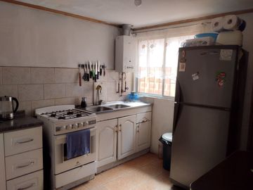 Casa Solida Al Interior De Comunidad Privada, Horcon