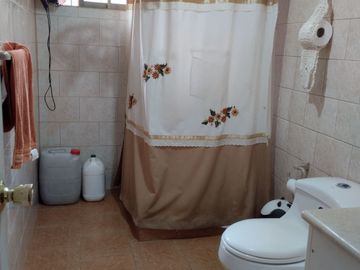 Casa Solida Al Interior De Comunidad Privada, Horcon